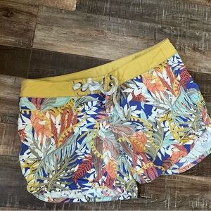 Patagonia board shorts size 6 yellow floral
